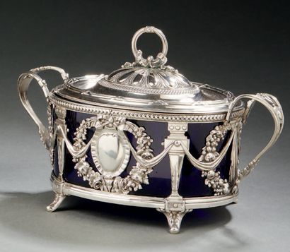 null A LOUIS XVI style silver OVAL SUCRIER AND ITS COUVER, decorated with pilasters,...