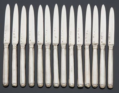 null SET OF FOURTEEN FRUIT KNIVES in silver, filets model.
Paris end of the XVIIIth...