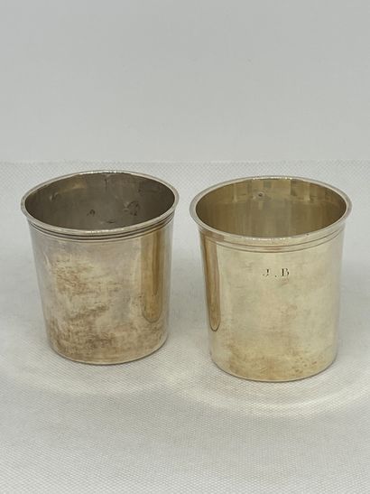 null SET OF TWO silver truncated cone-shaped TIMBALS with flat bottoms.
Minerve hallmark...
