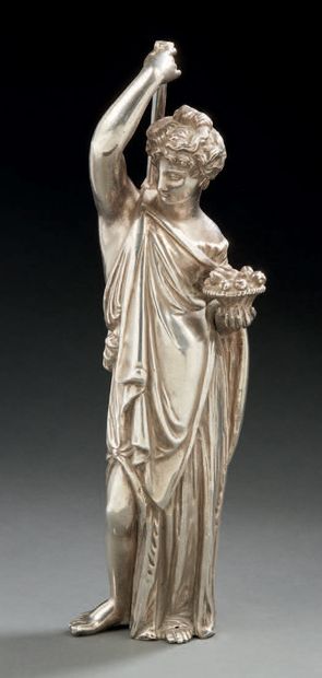 null 
STATUE en métal représentant une jeune femme à l'antique. Ancien élément de...