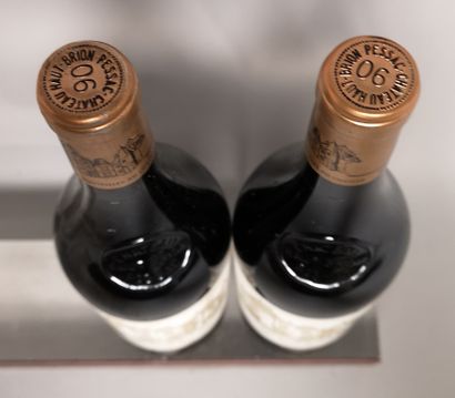null 2 bouteilles Château HAUT BRION - 1er Gcc Pessac Léognan 1990 Étiquettes légèrement...