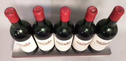 null 5 bouteilles Château AUSONE - Grand Cru Classé (A) de Saint Emilion 1966 Étiquettes...