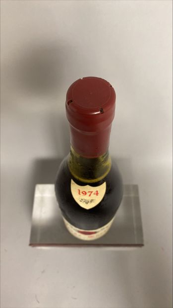 null 1 bouteille ALOXE CORTON - B. LOBREAU 1974 Niveau a 4cm.