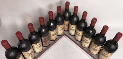 null 12 bouteilles ITALIE BAROLO - Giulio GABRI 1966 Étiquettes tachées. Niveaux...
