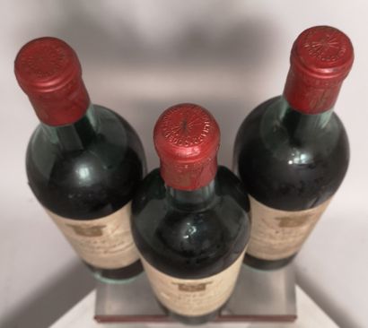 null 3 bouteilles Château MOUTON D'ARMAILHACQ - Pauillac 1942 Étiquettes tachée et...