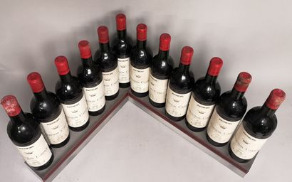 null 
12 bouteilles MOUTON CADET Baron Philippe de Rothschild 1964 - Etiquettes légèrement...