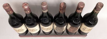 null 6 bouteilles Château HAUT BRION - 1er GCC Graves 1964 Étiquettes tachées. Traces...