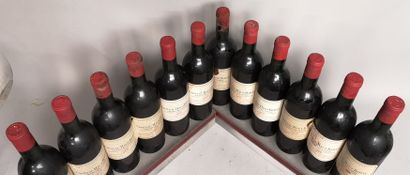 null 12 bouteilles Château HAUT BAILLY - Grand Cru Classé de Graves 1966 Étiquettes...