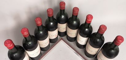 null 9 bouteilles Château LYNCH BAGES - 5e GCC Pauillac 1966 Étiquettes légèrement...