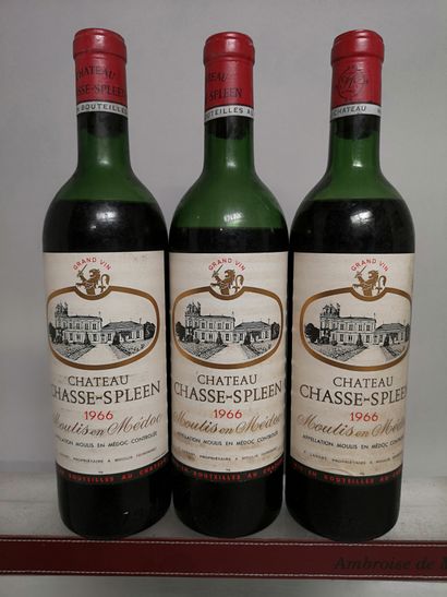 null 3 bouteilles Château CHASSE SPLEEN - Moulis 1966 Étiquettes légèrement tachées....