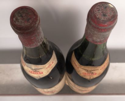 null 2 bouteilles CORTON - CALVET & Cie 1964 Étiquettes tachées et légèrement abîmées....
