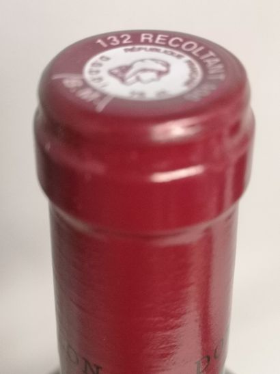 null 1 bouteille TREVALLON - IGP ALPILLES 2018 Étiquette légèrement tachée.