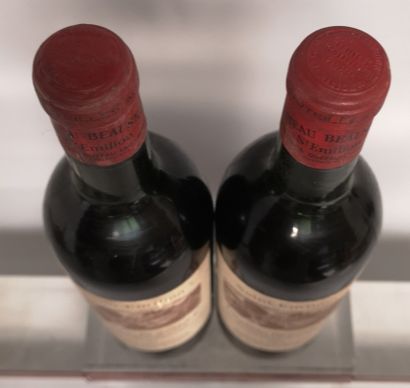 null 2 bouteilles Château BEAUSEJOUR (Duffau) - Grand Cru de Saint Emilion 1964 Étiquettes...