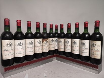 null 12 bouteilles Château MONTROSE - 2e GCC Saint Estèphe 1964 Étiquettes légèrement...