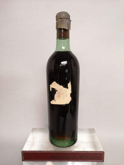 null 1 bouteille Château YQUEM - 1er GCC Sauternes 1943 Étiquette manquante. Capsule...