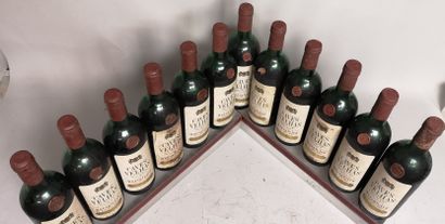 null 12 bouteilles PORTUGAL CAVES VELHAS "Garrafeira" 1964 Étiquettes tachées. 7...