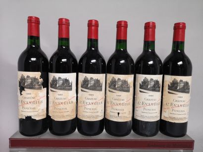 null 6 bouteilles Château L'EVANGILE - Pomerol 1989 Étiquettes tachées et abîmée...