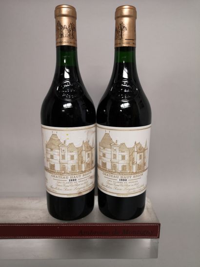 null 2 bouteilles Château HAUT BRION - 1er Gcc Pessac Léognan 1990 Étiquettes légèrement...