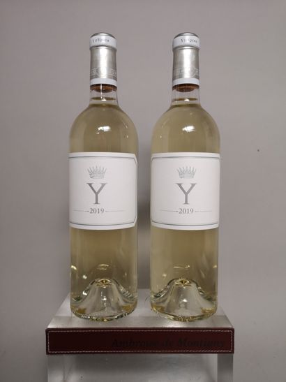 null 2 bouteilles "Y" de Château YQUEM - 1er Gcc Sauternes 2019