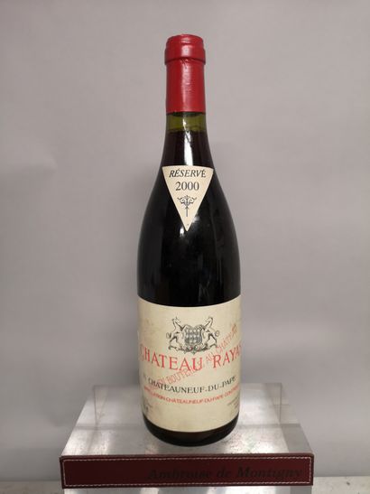 null 1 bouteille CHATEAUNEUF du PAPE - RAYAS 2000 Étiquette légèrement tachée.