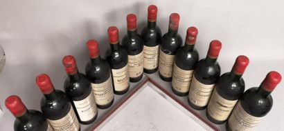 null 12 bouteilles Château MALARTIC LAGRAVIERE - Grand Cru Classé de Graves 1964...