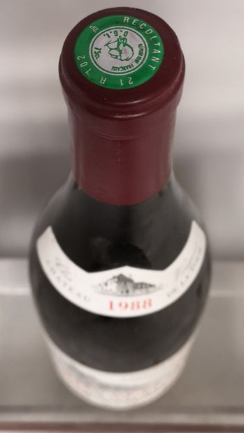 null 1 bouteille CLOS VOUGEOT Grand Cru - Château de La TOUR 1988 Étiquette légèrement...
