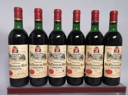 null 
6 bouteilles Château La CROIX de GAY 1971 - Pomerol

2 Légèrement basses, deux...