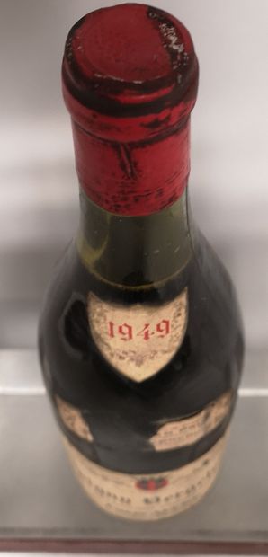 null 1 bouteille SAVIGNY VERGELESSES - Louis AFFRE 1949 Étiquette légèrement tachée....
