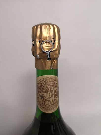 null 1 bouteille CHAMPAGNE TAITTINGER Comtes de Champagne 1973 Étiquette légèrement...