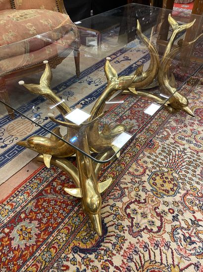 null French work of the 80s

Coffee table with bronze base showing dolphins