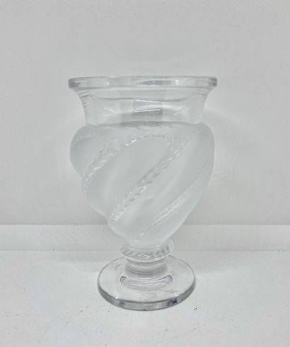 null LALIQUE France

Coupe sur pied en cristal