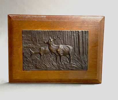 null Charles VIRION (1865-1946)

Couple de cervidés

Plaque en bronze à patine brune...
