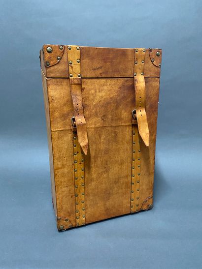 Ancienne boite rectangulaire gainée de cuir...