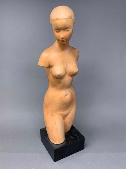 null Gunnar NILSSON (1904-1995)

Sculpture en terre cuite figurant une femme nue

Signé...