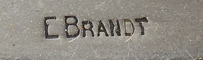 EDGAR BRANDT (1880-1960) 
Rare lampadaire à fut en métal nickelé agrémenté d'une...