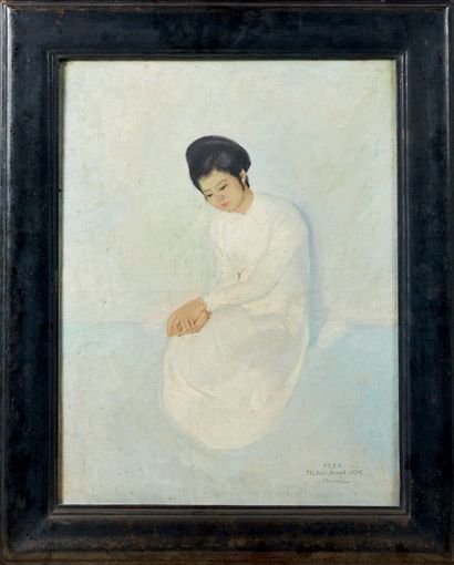TRAN BINH LOC (1914-1941) Portrait d'une élégante, 1937
Huile sur toile.
Signée et...