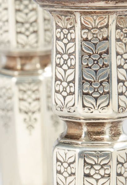 TIFFANY'S & CO Suite of four silver candlesticks 925/1000° with floral decoration.
Signed...