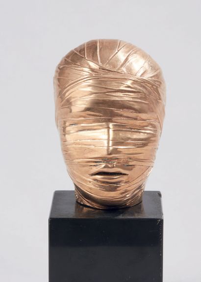 Igor MITORAJ (1944-2014) Tête secrète, 1984
Sculpture en bronze à patine médaille.
Base...