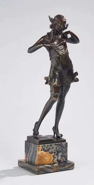 BRUNO ZACH (1891-1945) Female faun
Sculpture in bronze with a medallic patina.
Signed...