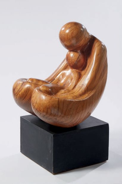 TRAVAIL 1980-1990 Maternité
Sculpture en taille directe sur bois d'olivier.
H : 75...