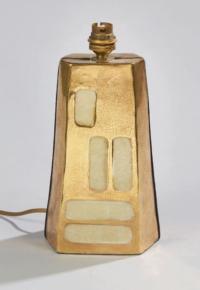 MITHÉ ESPELT (1923-2020) Pyramide
Rare lampe en céramique émaillée rehaussée de craquelures...