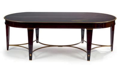 Jean Maurice ROTHSCHILD (1902-1998) Table de salle à manger à plateau ovale en bois...