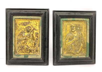 null Deux plaques en bronze doré à décor en bas relief de scènes religieuses.

XVIIe

Dim....