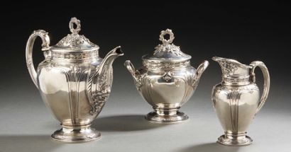 null Service à thé ou café de style Louis XVI en argent composé d'une verseuse, un...
