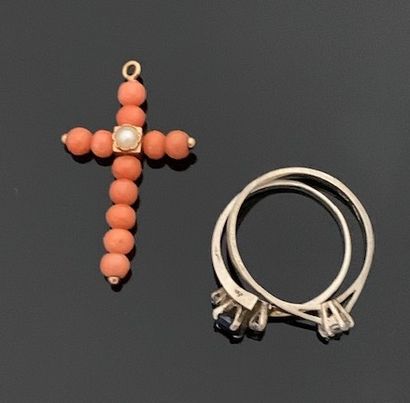 null 
Coral CROSS PENDANT in pink gold 750 mm, balls of coral and half-pearl in the...