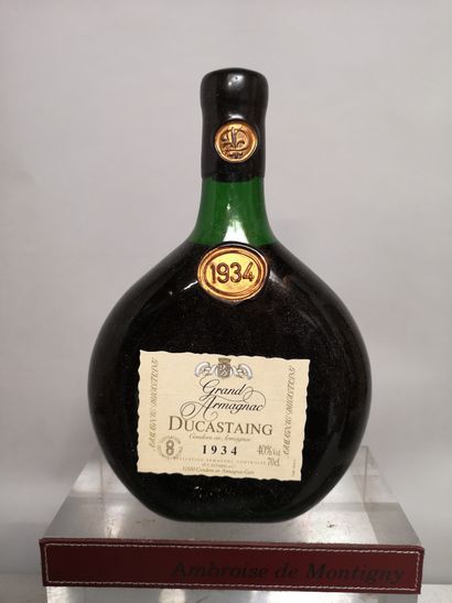 null 1 bottle 70cl GRAND ARMAGNAC - DUCASTAING 1934 In a wooden box.