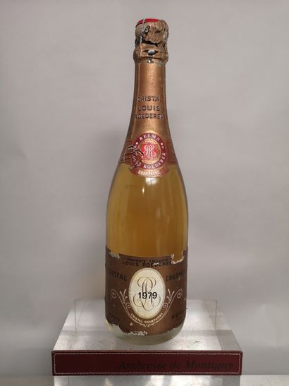 null 1 bouteille CHAMPAGNE CRISTAL de ROEDERER 1979

Etiquette légèrement abîmée....