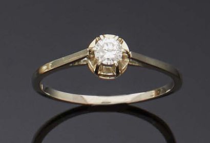 null RING in platinum and white gold 750 mm, decorated with a brilliant-cut diamond...