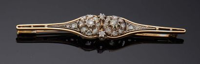 null Gold and silver barrette, set with rose-cut diamonds.
Gross weight: 7.6 g.