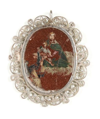 null SMALL MEDAL in aventurine painted with a Virgin and Child offering the rosary...